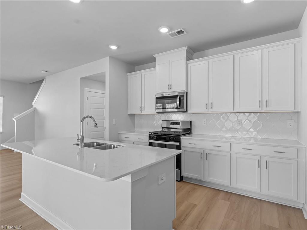 104 Frontiersman Drive Property Photo 3