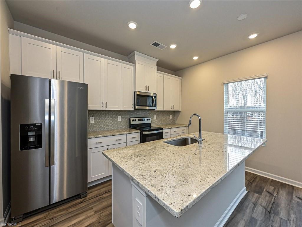 100 Frontiersman Drive Property Photo 2
