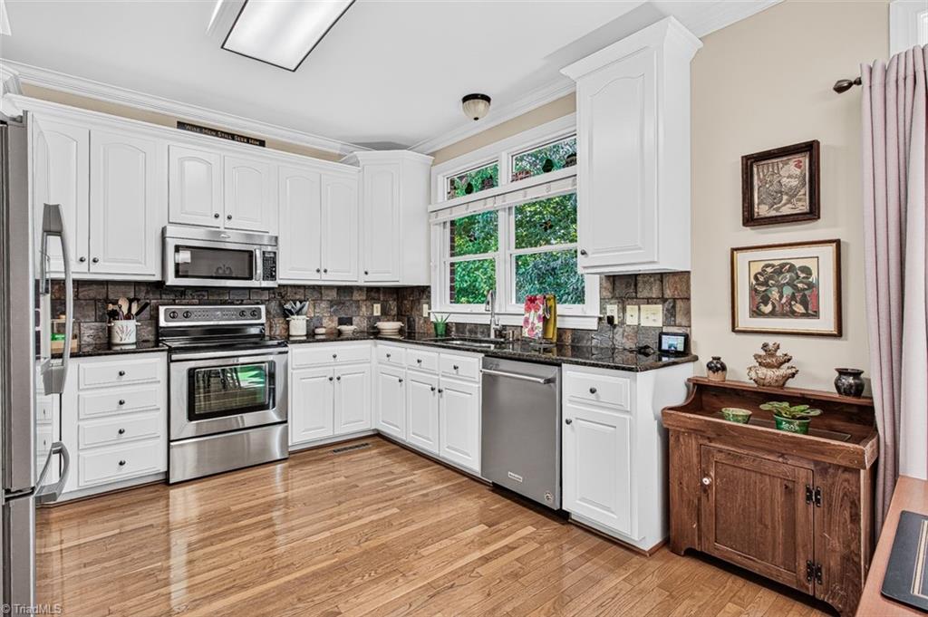 827 Anns Court Property Photo 15