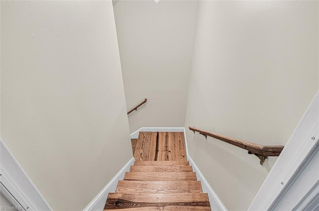 827 Anns Court Property Photo 29