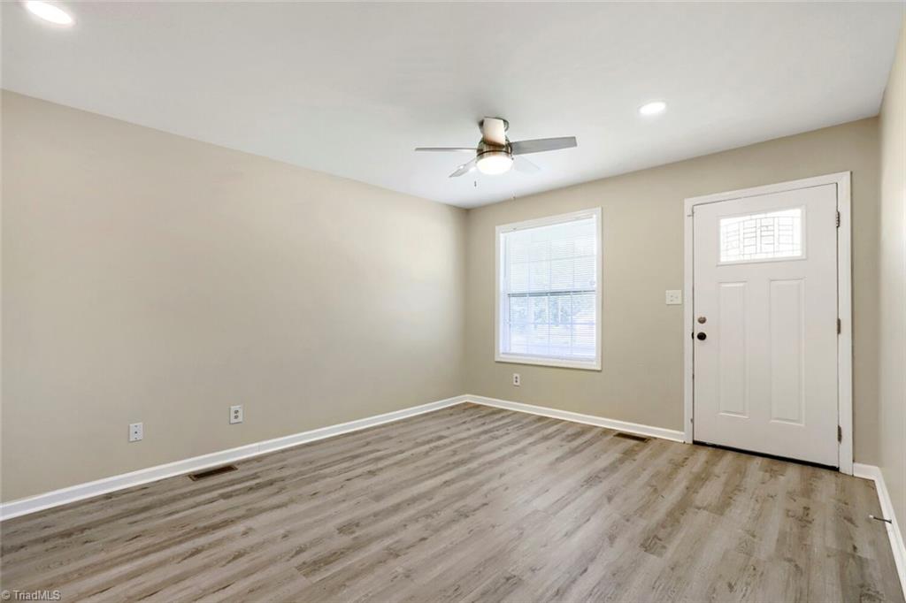 2204 Gable Way Property Photo 5