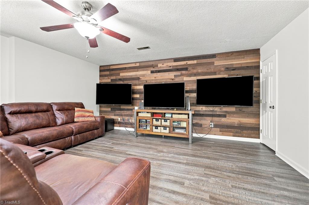1 Downing Ridge Court Property Photo 23