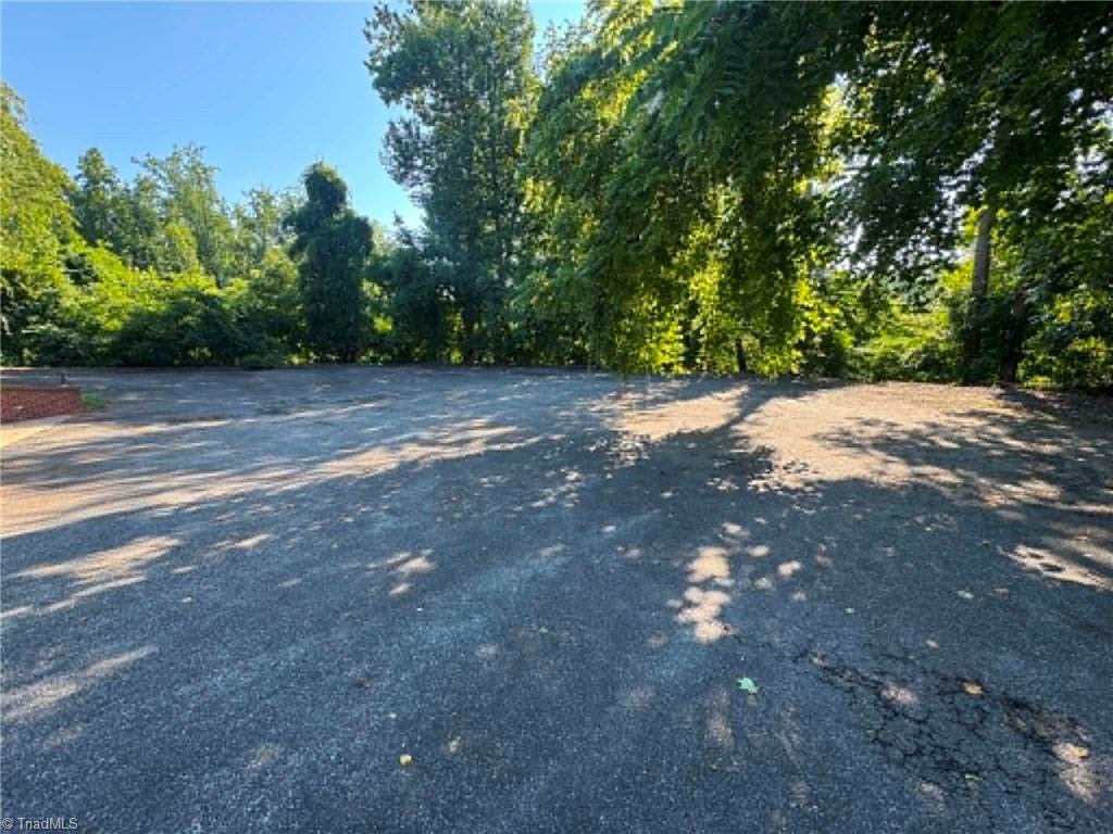 656 N Bridge Street Property Photo 11