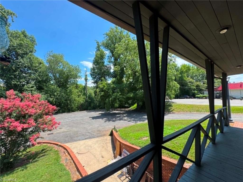 656 N Bridge Street Property Photo 27