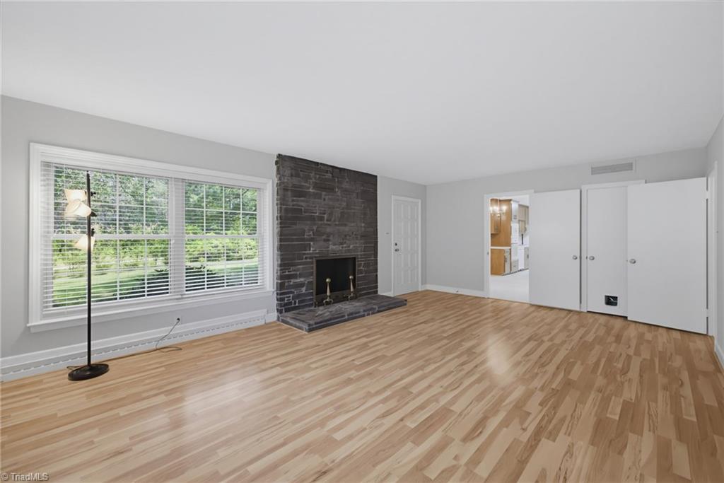 1327 Cox Avenue Property Photo 9
