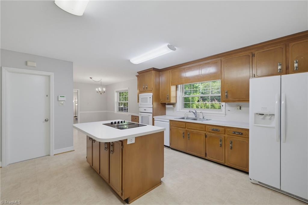 1327 Cox Avenue Property Photo 13