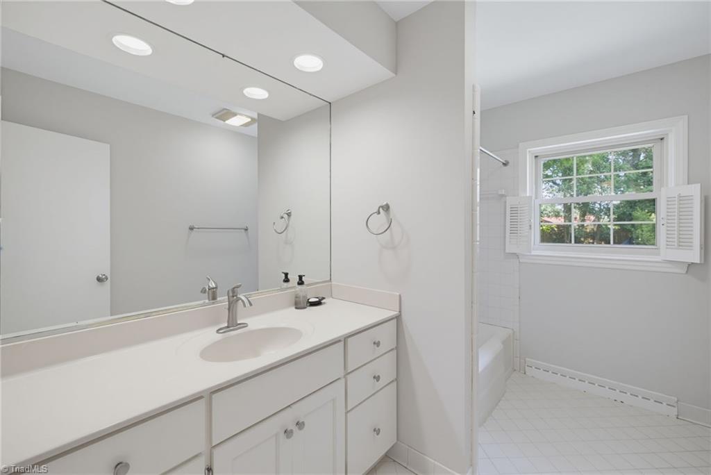 1327 Cox Avenue Property Photo 29