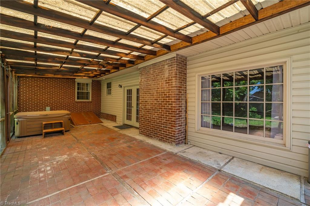 1327 Cox Avenue Property Photo 33