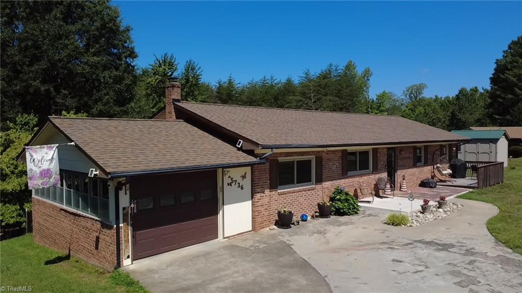 5736 Davis Road Property Photo 5
