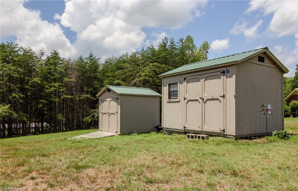 5736 Davis Road Property Photo 7