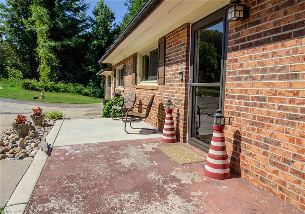 5736 Davis Road Property Photo 10