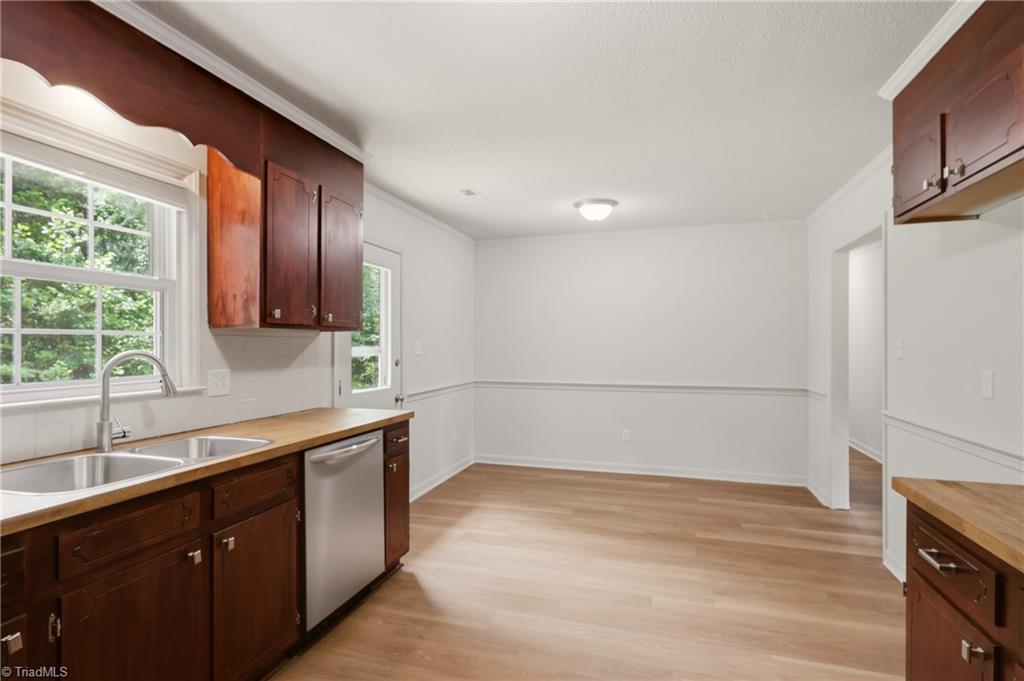 4105 Deer Track Court Property Photo 7