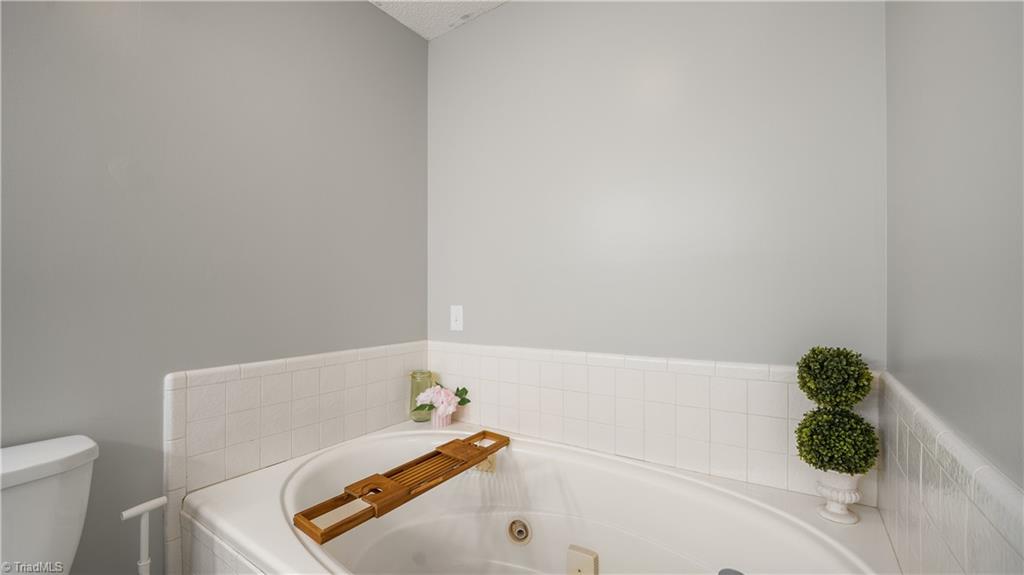 108 Larkspur Lane Property Photo 23