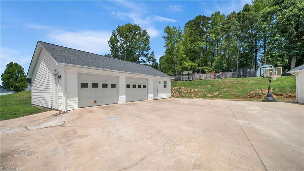 110 Larkspur Lane Property Photo 3