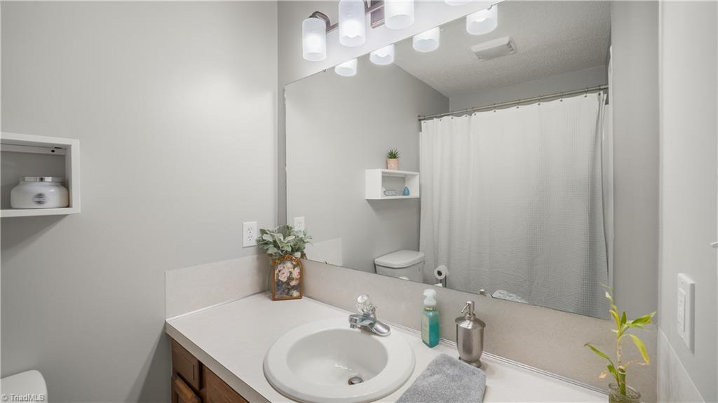 110 Larkspur Lane Property Photo 27