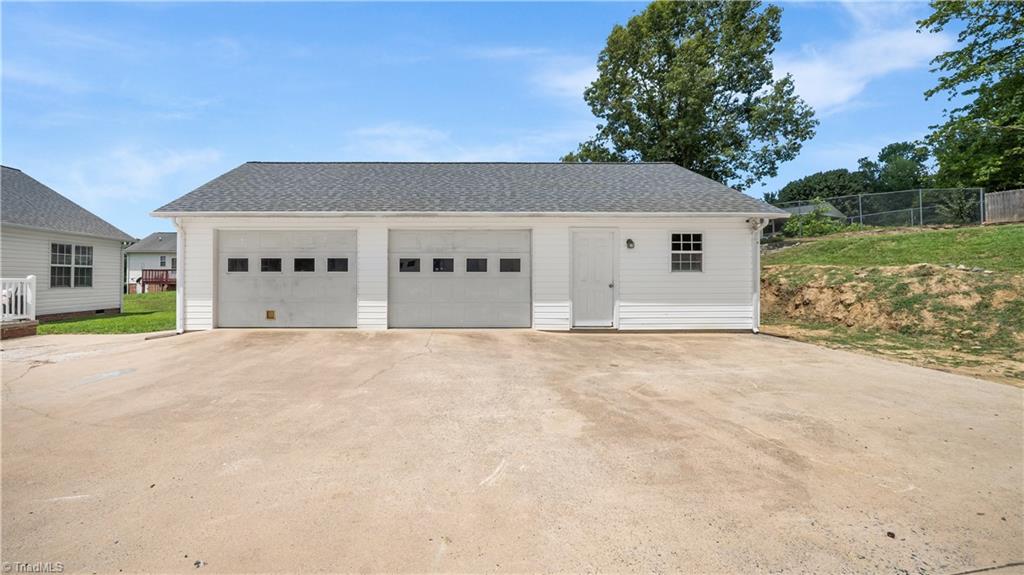 110 Larkspur Lane Property Photo 41