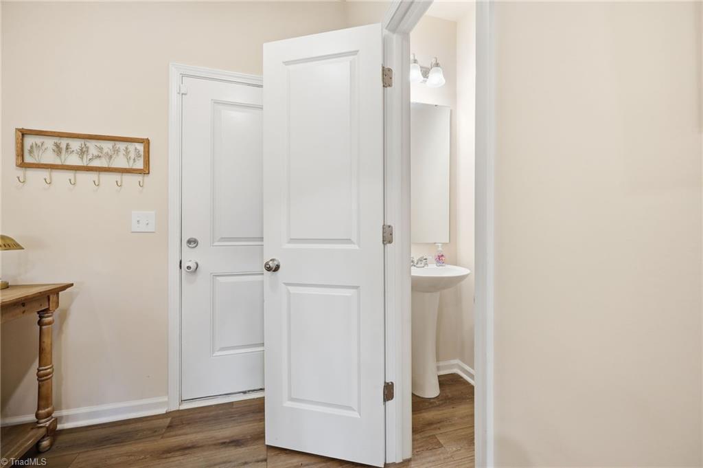 3703 Feltham Lane Property Photo 3