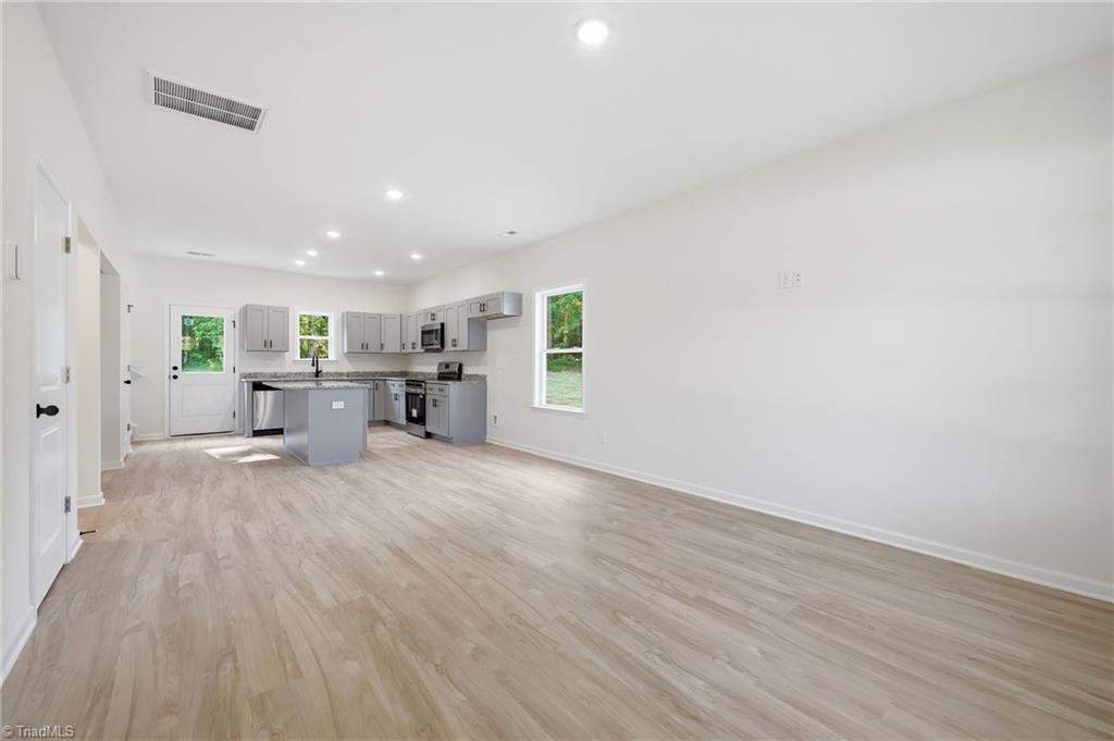 122 Maplewood Avenue Property Photo 4