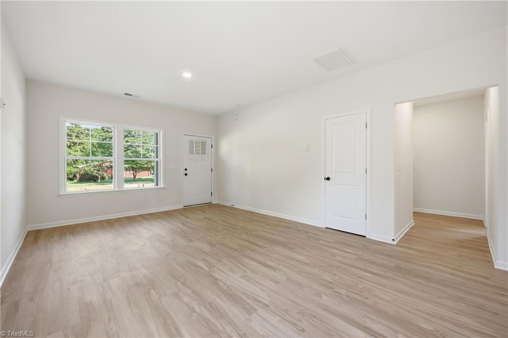 122 Maplewood Avenue Property Photo 6