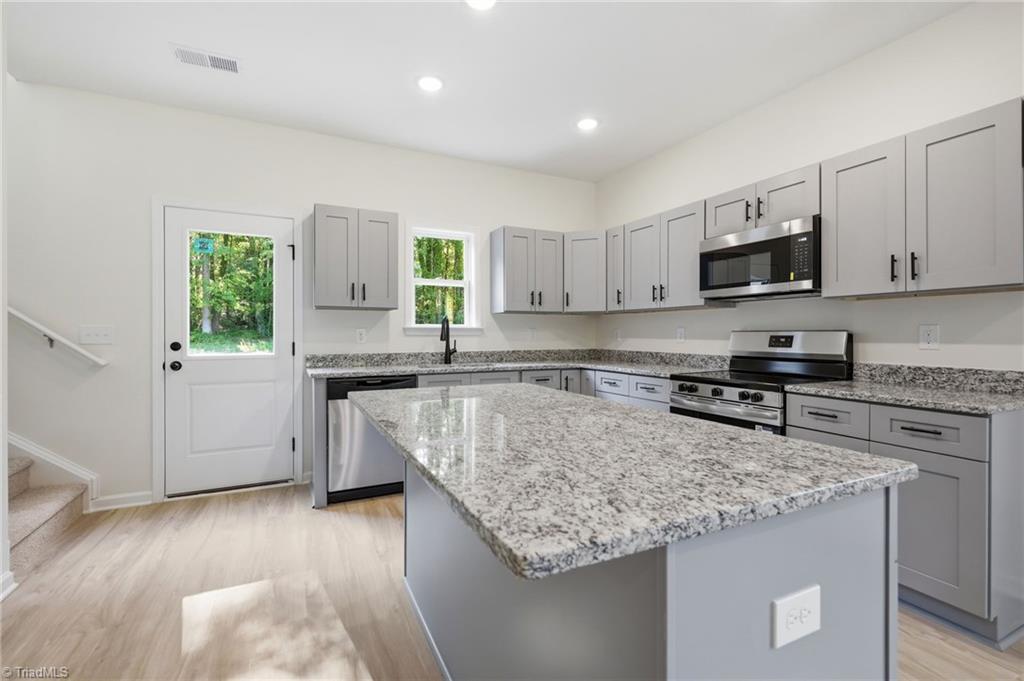 122 Maplewood Avenue Property Photo 8