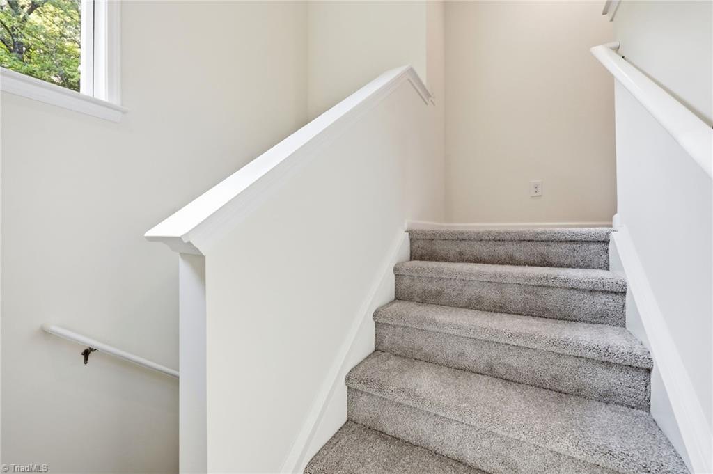 122 Maplewood Avenue Property Photo 14