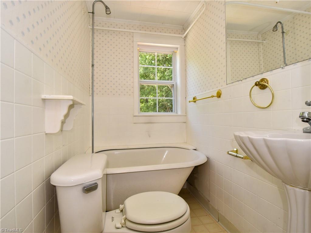 681 Sanford Avenue Property Photo 18
