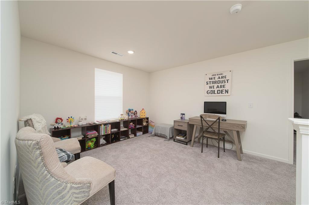 616 Pine Cone Lane Property Photo 12