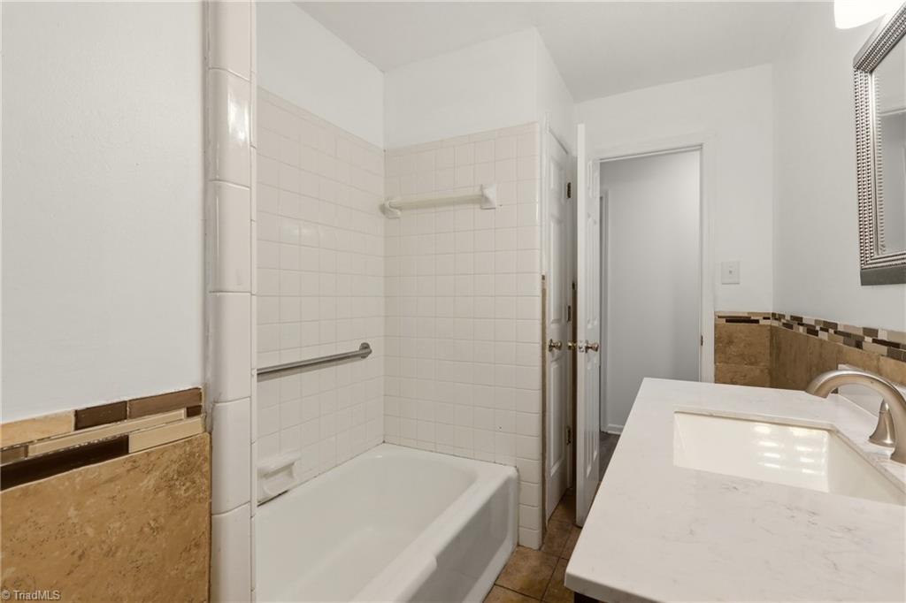 1609 Seven Oaks Place Property Photo 22