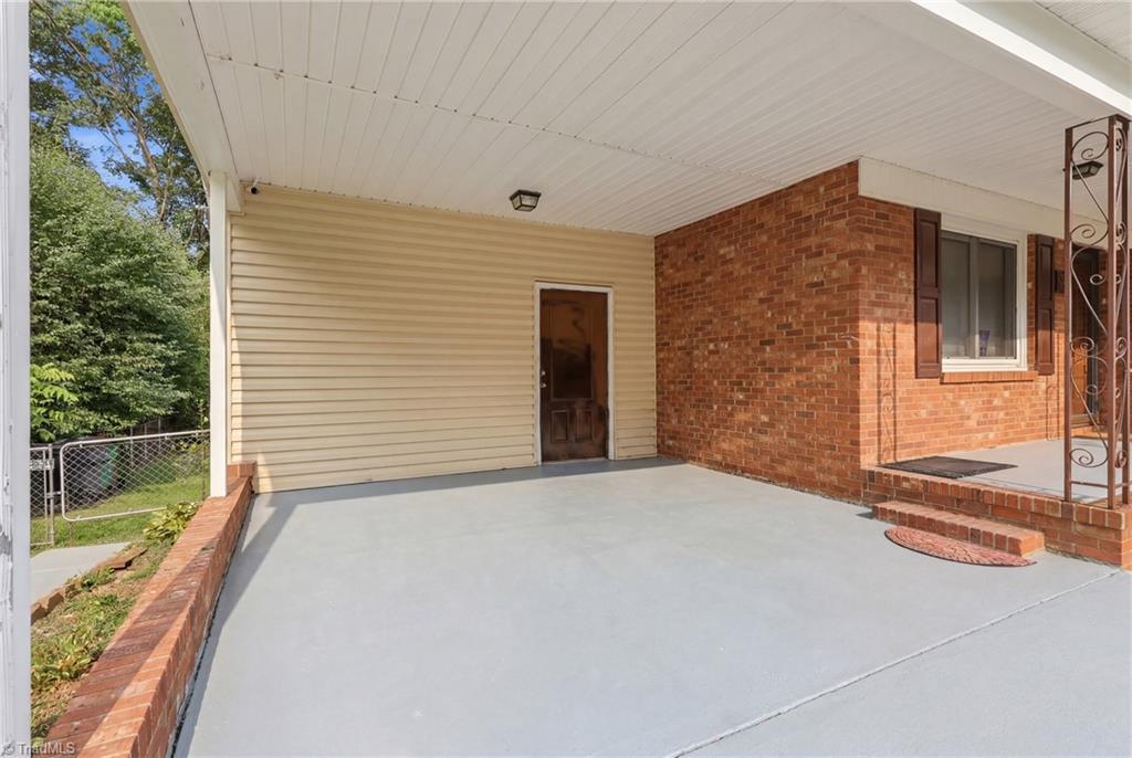1609 Seven Oaks Place Property Photo 24