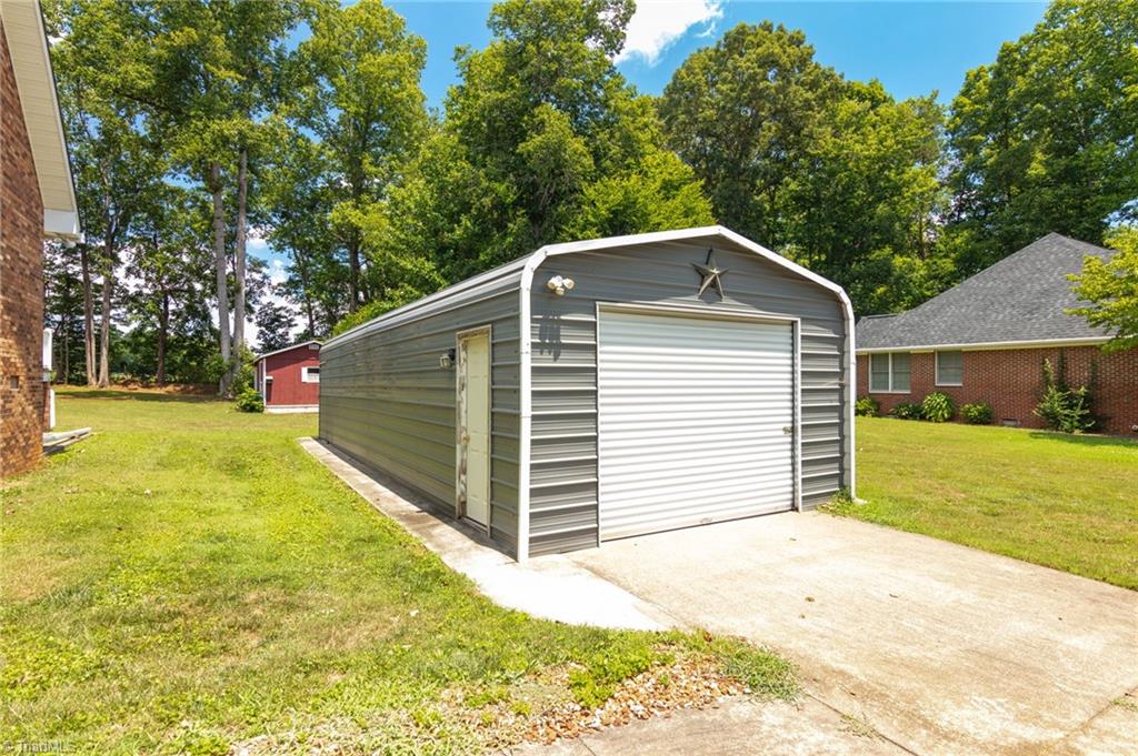 2301 Old Us Highway 421 E Property Photo 30