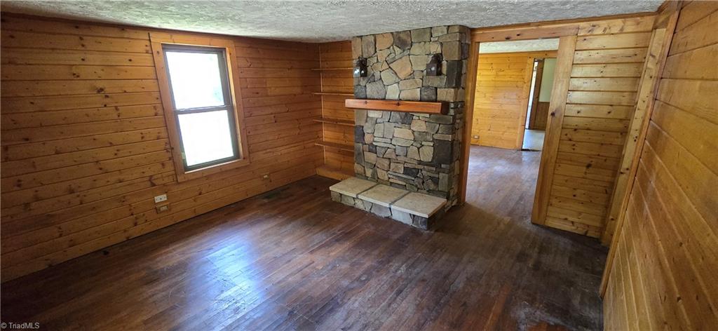 603 Mangum Road Property Photo 4
