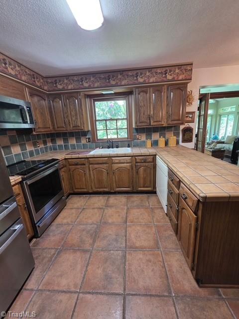 2385 River Run Drive Property Photo 5
