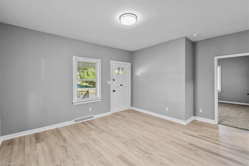 2301 Maple Street Property Photo 6