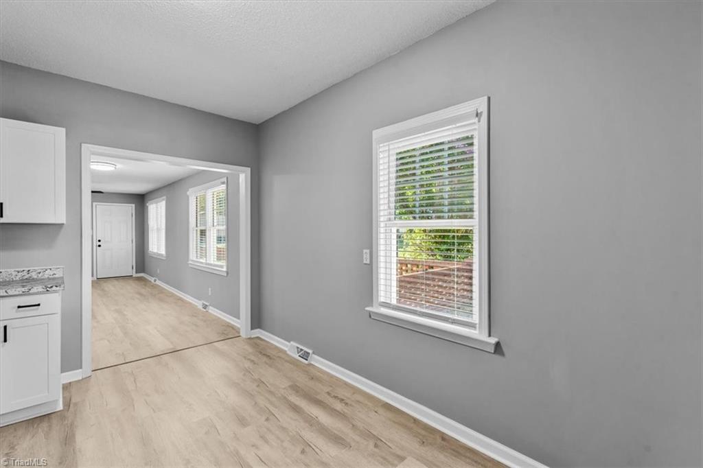 2301 Maple Street Property Photo 16