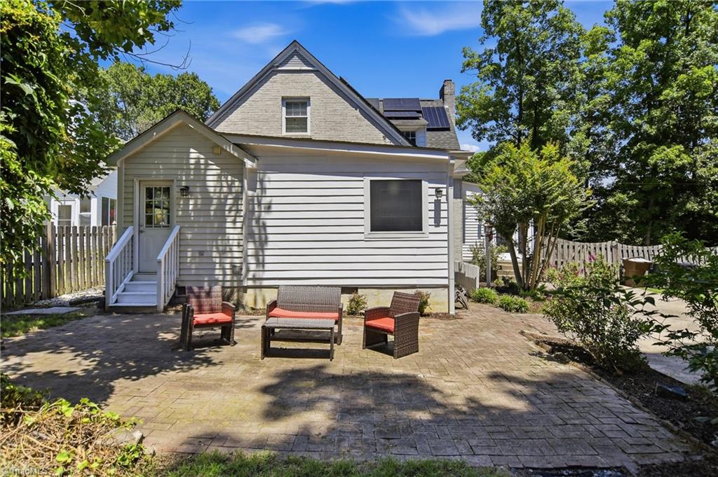 2209 W Friendly Avenue Property Photo 31