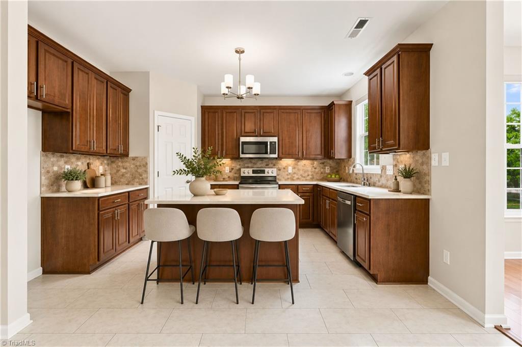 3174 Rock Pond Circle Property Photo 3