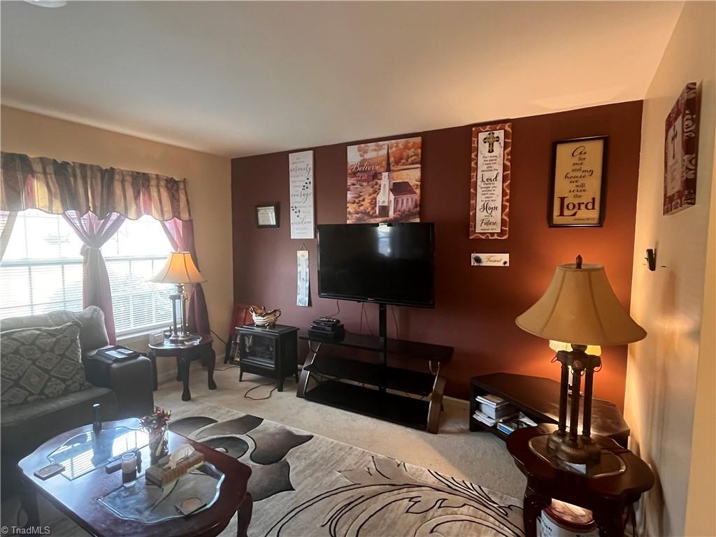 626 Bentley Lane Property Photo 8