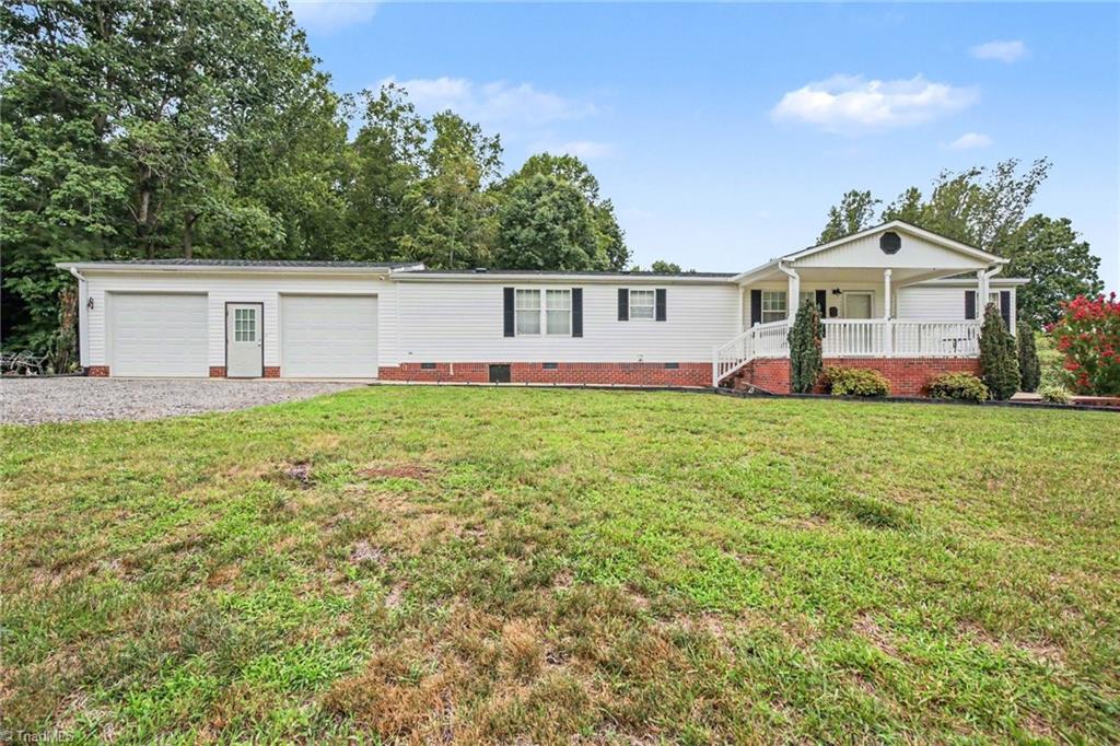 2298 Ray Loop Road Property Photo 1