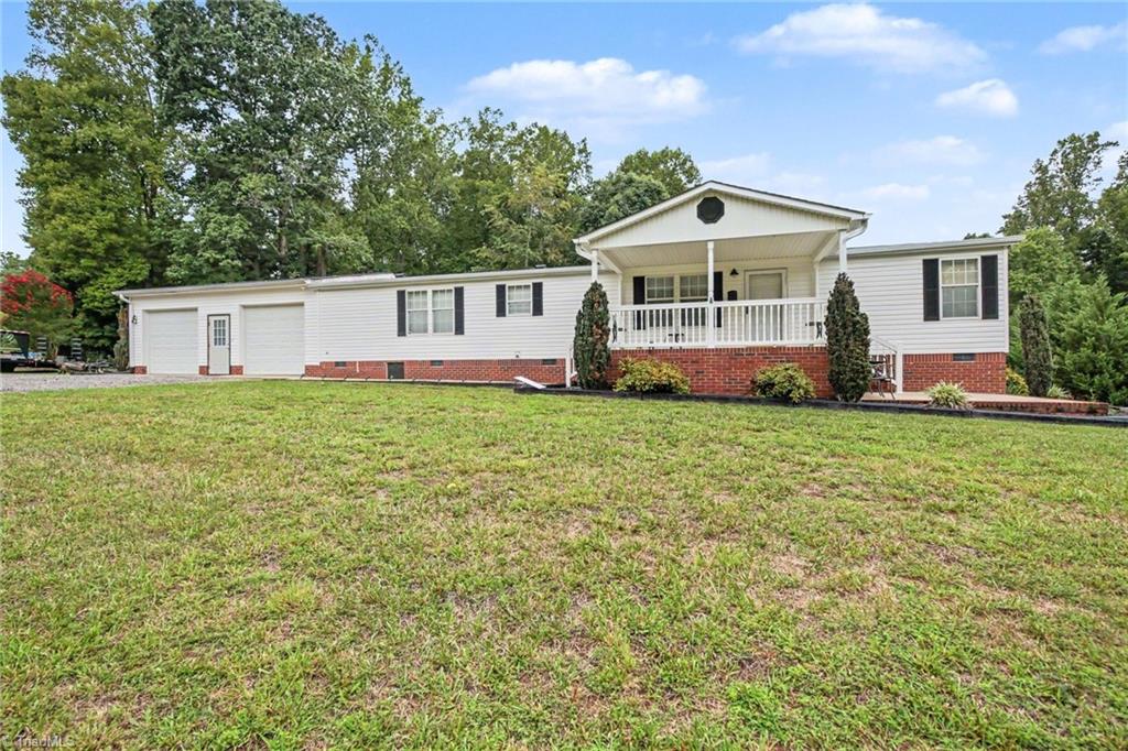 2298 Ray Loop Road Property Photo 2
