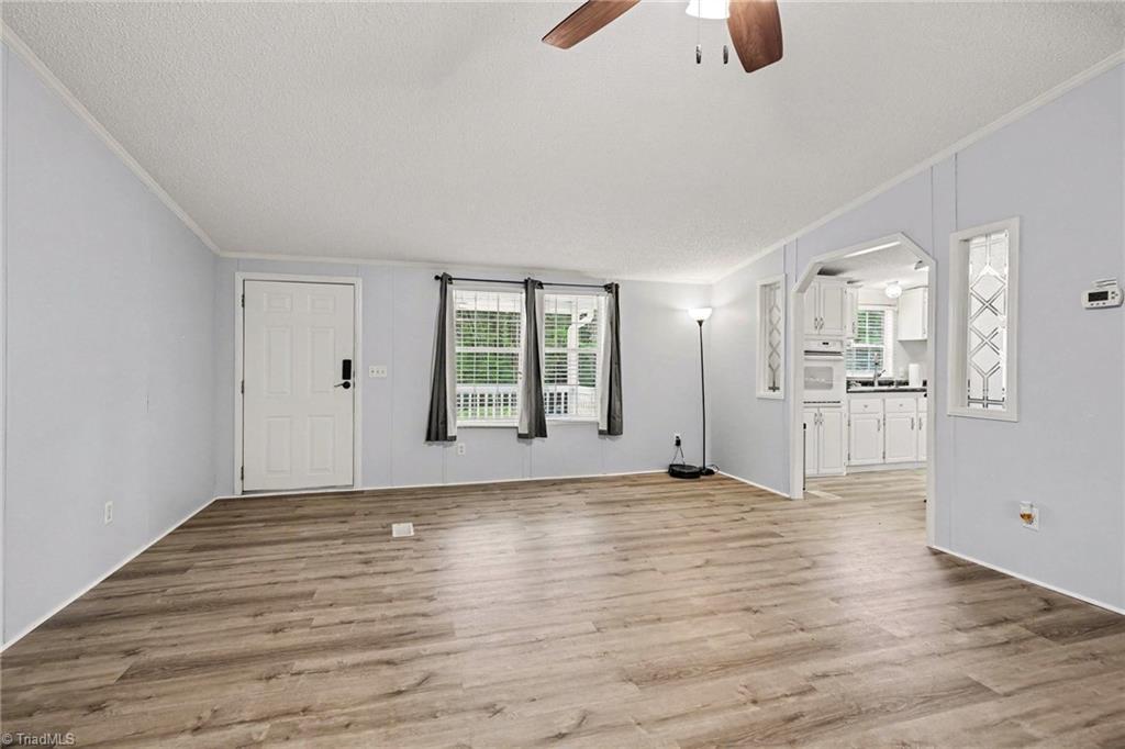 2298 Ray Loop Road Property Photo 3