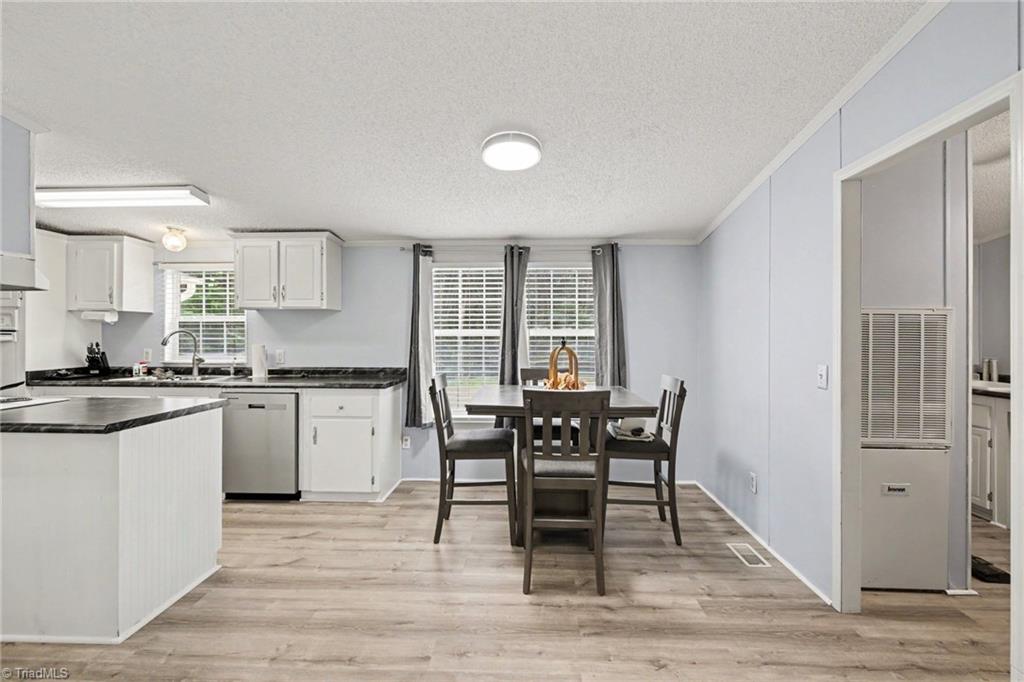 2298 Ray Loop Road Property Photo 6