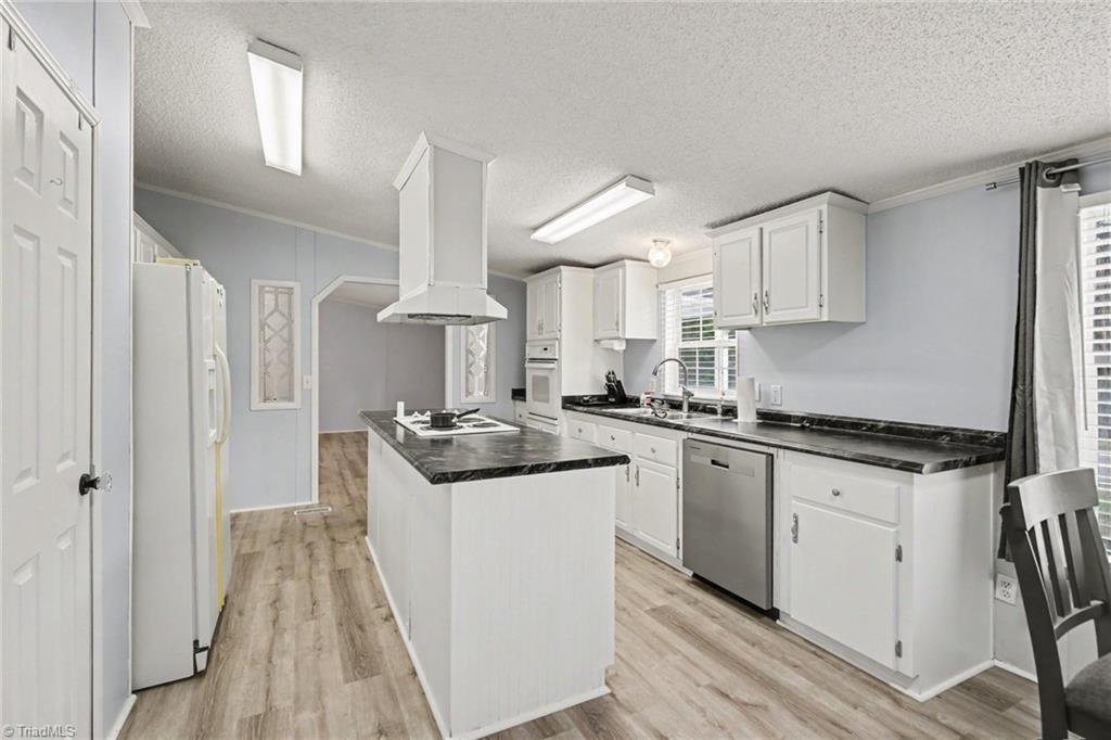 2298 Ray Loop Road Property Photo 8