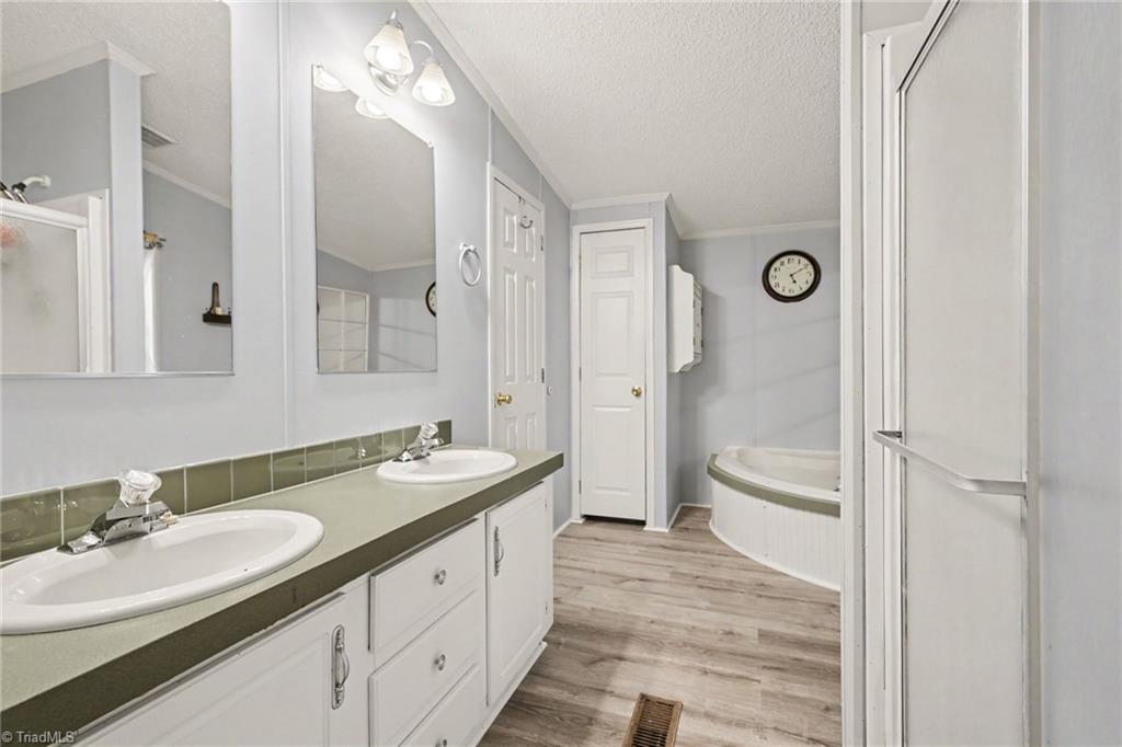 2298 Ray Loop Road Property Photo 12