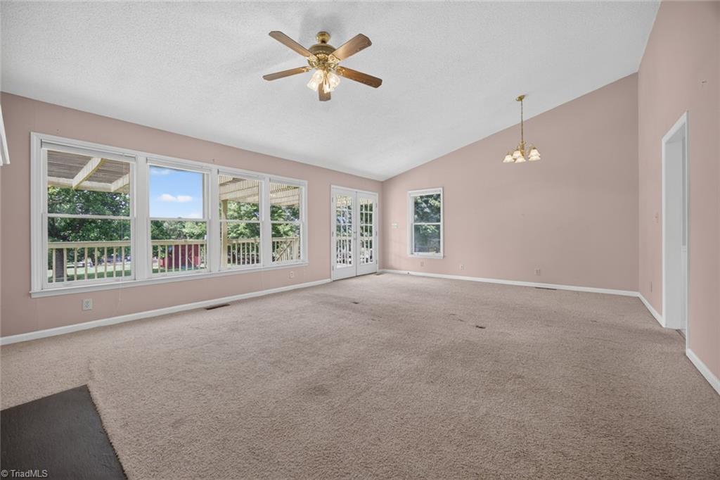 5493 Rolling Meadows Road Property Photo 9