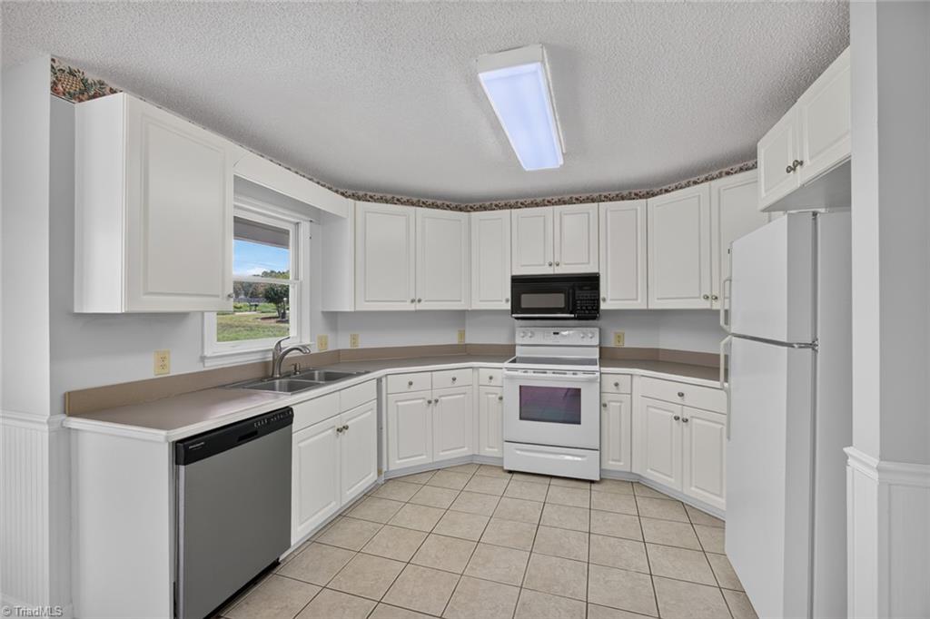 5493 Rolling Meadows Road Property Photo 12