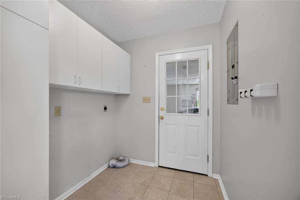 5493 Rolling Meadows Road Property Photo 15