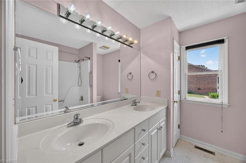 5493 Rolling Meadows Road Property Photo 18