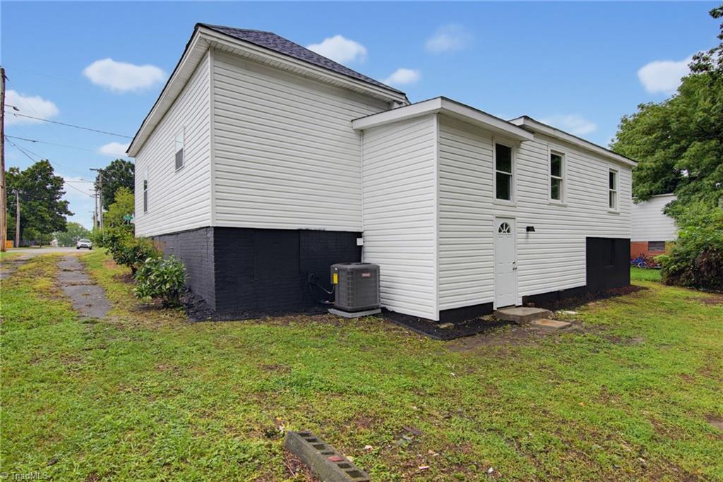 527 Denny Street Property Photo 21