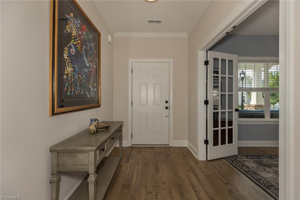 1728 Eastover Drive Property Photo 5