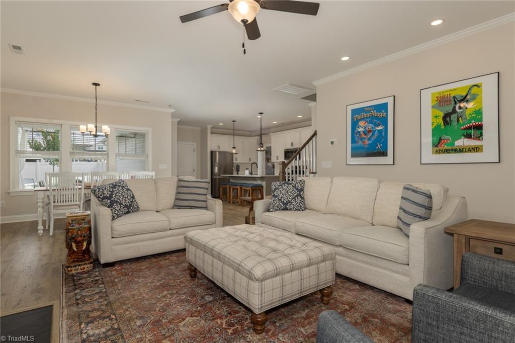 1728 Eastover Drive Property Photo 8